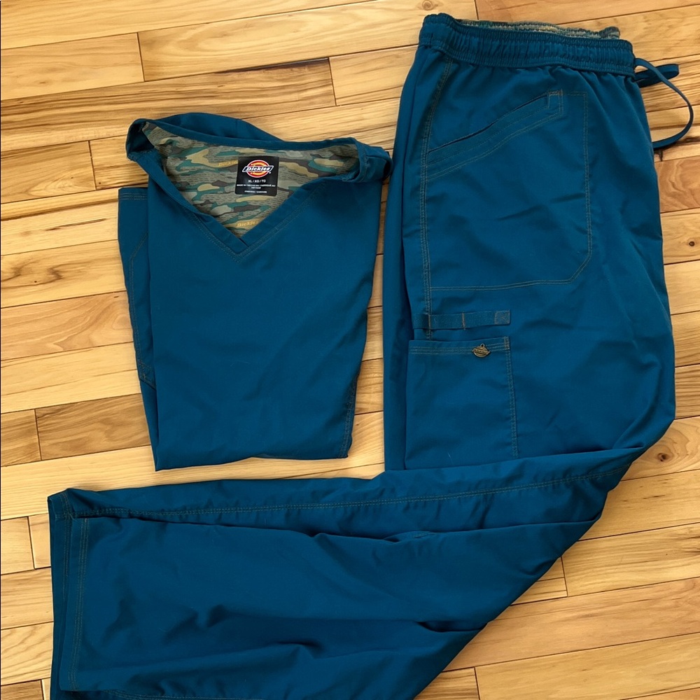 Dickies scrub set pants and shirt XL tall Caribbean blue color